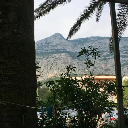 And With Parking Space - 6644 Guest house 3*