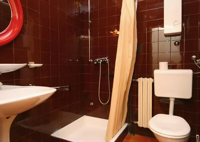 And With Parking Space - 6644 Guest house