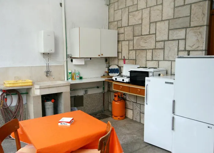 Guest house And With Parking Space - 6644