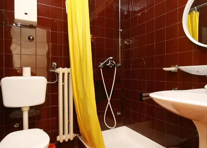 Guest house And With Parking Space - 6644 3*