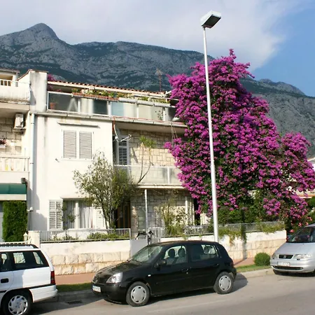 And With Parking Space - 6644 Makarska