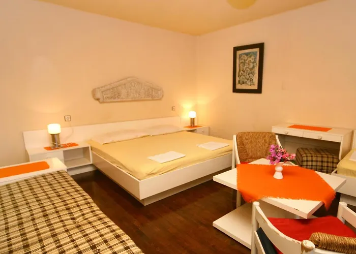 And With Parking Space - 6644 Makarska