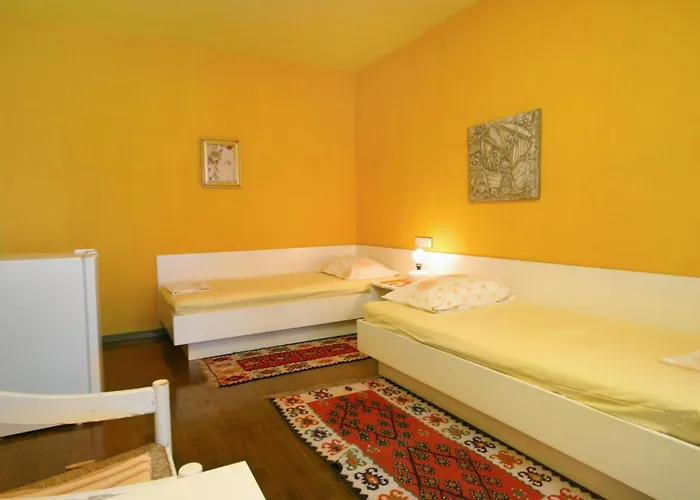 And With Parking Space - 6644 招待所