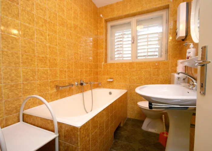 And With Parking Space - 6644 Pensionat Makarska