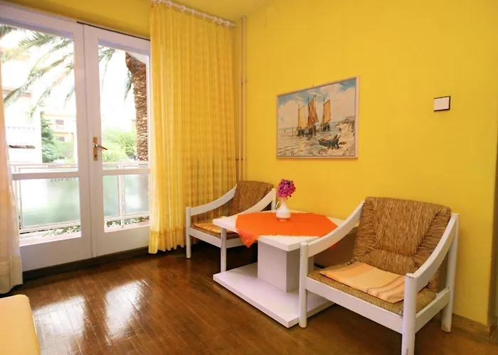 招待所 And With Parking Space - 6644 3*