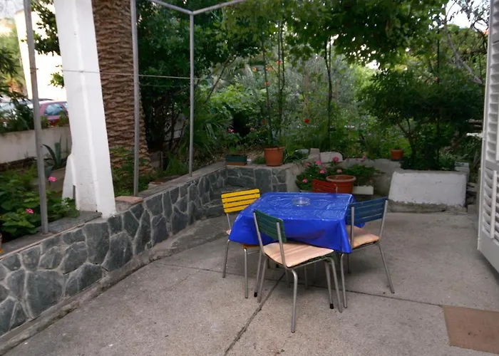 Pensionat And With Parking Space - 6644 Makarska