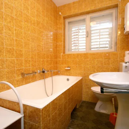 And With Parking Space - 6644 Pensionat Makarska