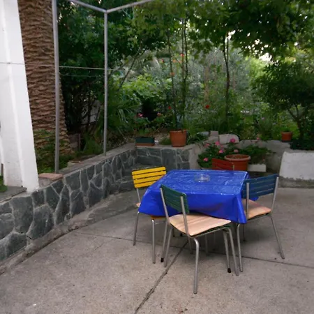 Pensionat And With Parking Space - 6644 Makarska